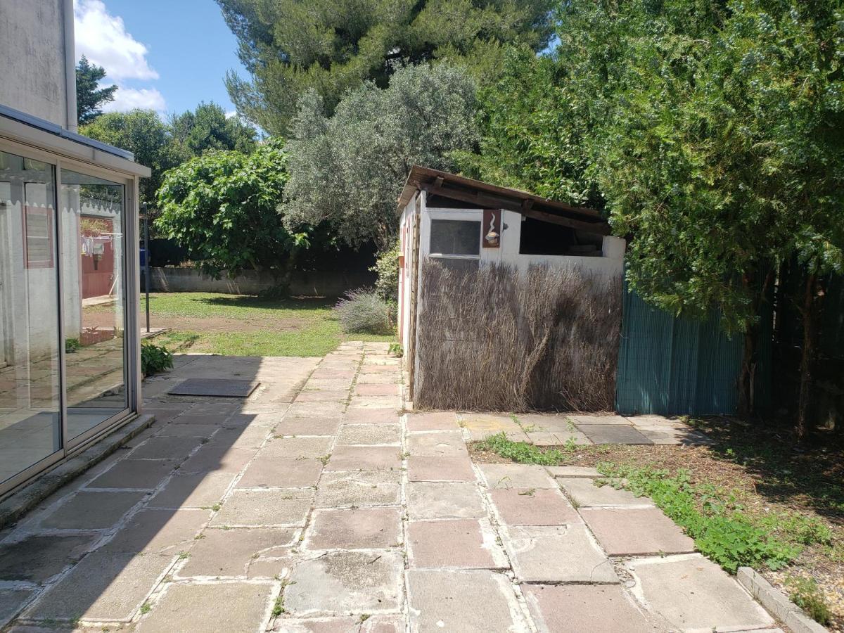 Orteils Au Soleil Jardin Parking Nîmes Exterior photo